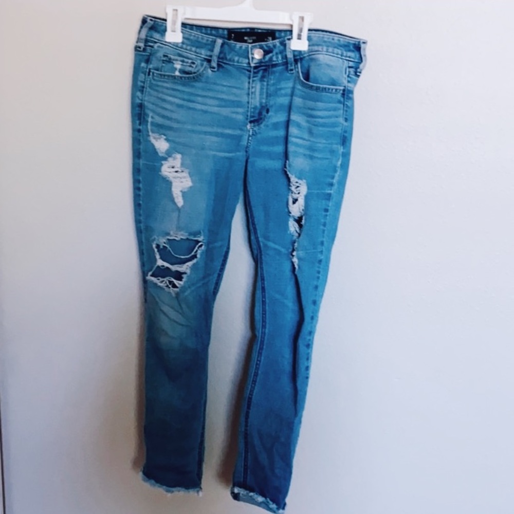 🌊Hollister Ripped Jeans🌊